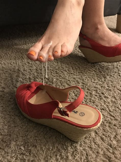 sexy wifes feet|footgifs .